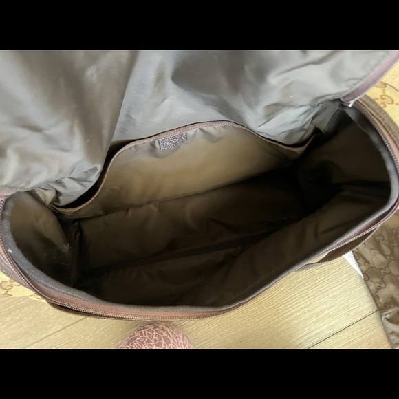 Authentic Gucci GG Diaper Crossbody Messenger Bag - Picture 7 of 16